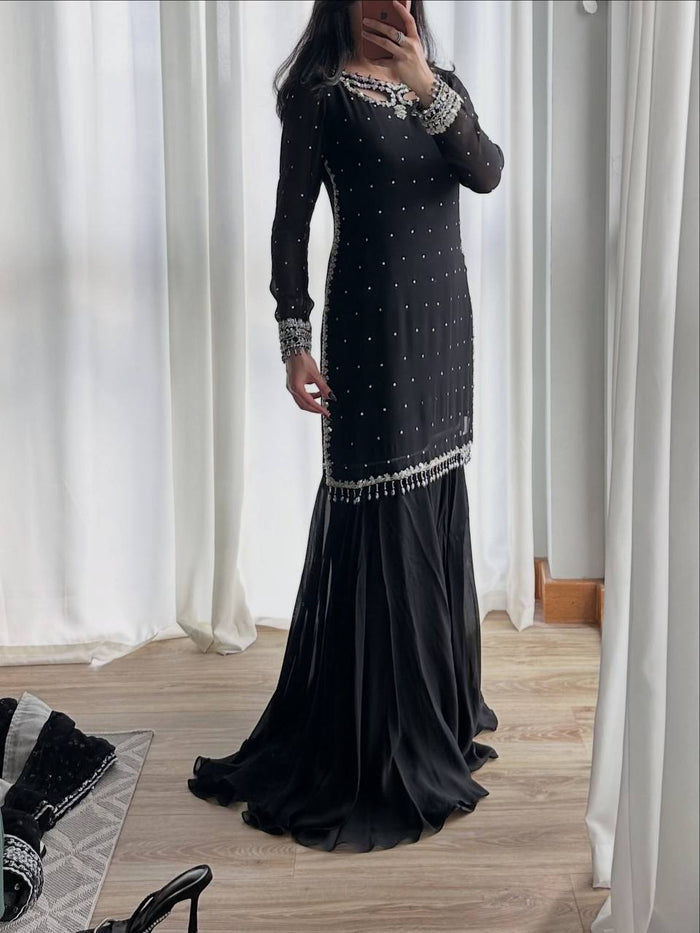 Stylish Reflections of Confidence and Grace