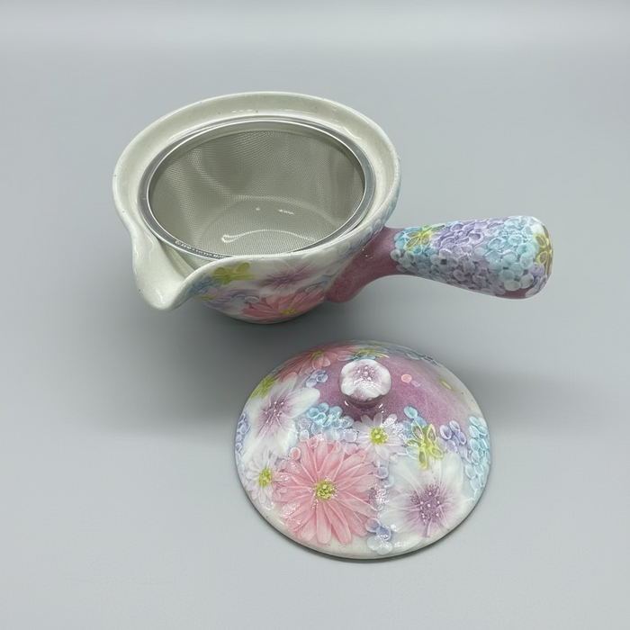 Yuzuriha Studio: Handmade Tea serving set - Tea pot and 2 cups - Handwritten floral pattern Light Purple