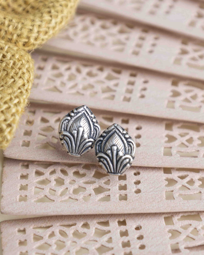 Adya Floral Bud Versatile Stud Earring