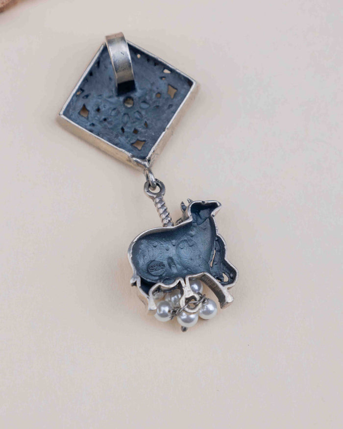 Adya Intricate Motif Nandi Gaaye Necklace