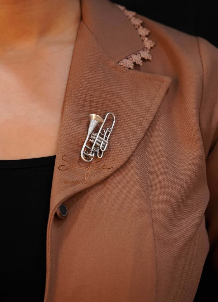 Anvaya Statement Trumphet Rakhi cum Brooch