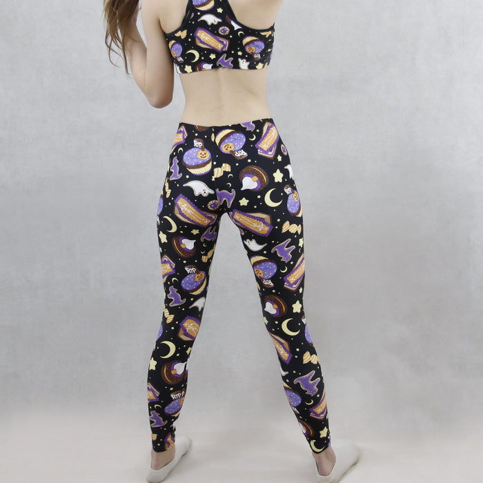 Halloween Treat alternative leggings in black with golden stars and pumpkin cupcakes