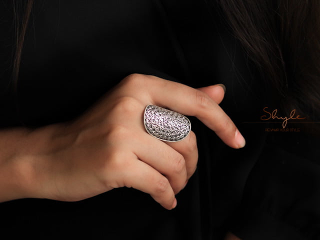 Moh Intricate Daana Art Ring
