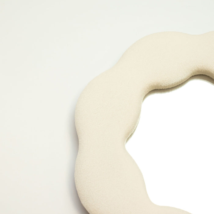 Soft Squiggly Mirror – Flower – Stone (25.4x25.4x2.3cm) 🇬🇧
