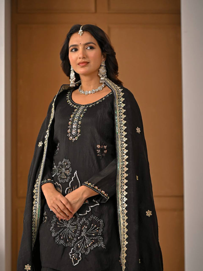Timeless Black Attire for Sophisticated Style